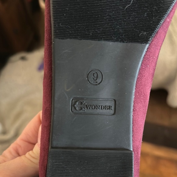 C. Wonder burgundy Flats with Suede Finish and Embroidery - Picture 4 of 5